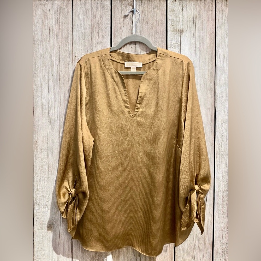 Michael Kohrs Gold 3/4 Sleeve Tie Detail Top